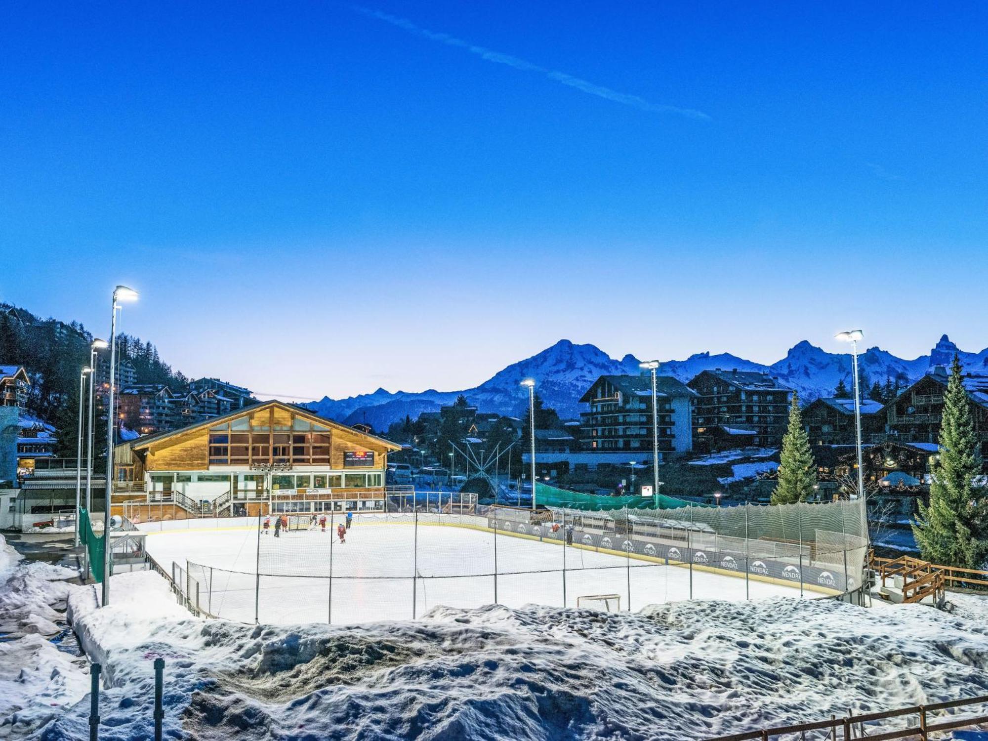 Chalet Les Etoiles By Interhome น็องดัช ภายนอก รูปภาพ